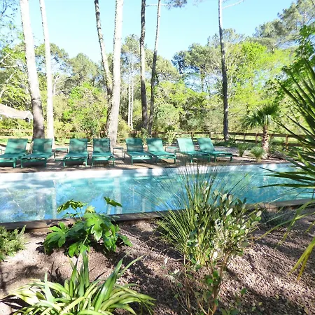 *villa Des Grands Chenes* Piscine Privee Temperee, Calme Et Grands Espaces Villa *